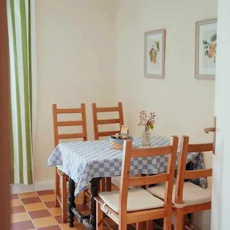 Daire Futterhaus Neben Der Wasserburg Liepen